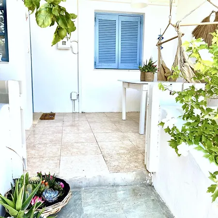 Lemon Tree House, Golden