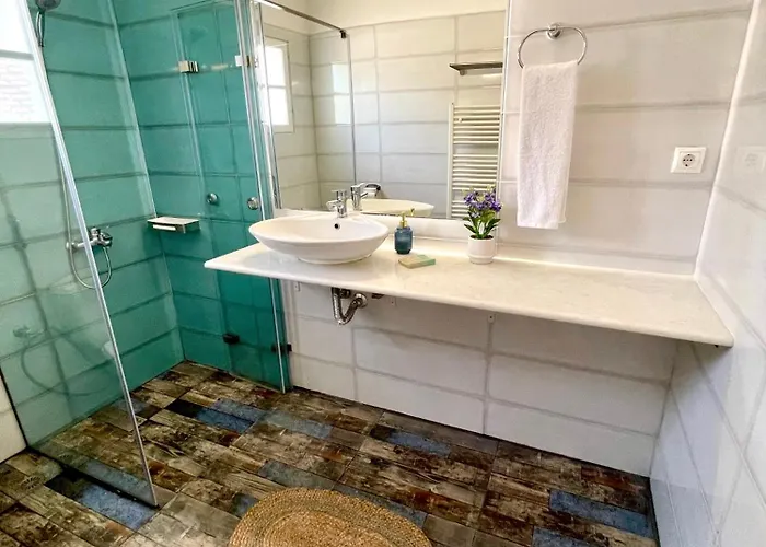 Lemon Tree House, Golden Daire Chrisi Akti (Paros)