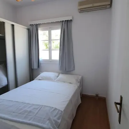 Lemon Tree House, Golden Apartment