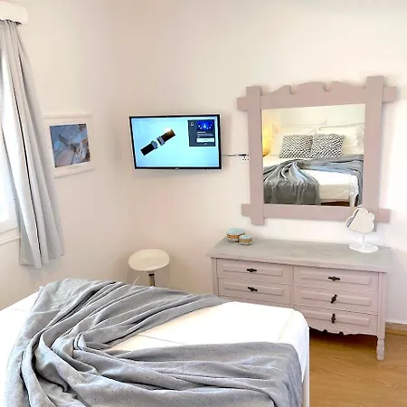 Lemon Tree House, Golden Apartament *