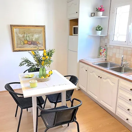 Lemon Tree House, Golden *