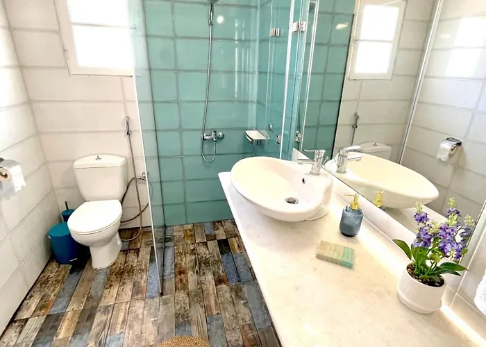 Lemon Tree House, Golden Chrisi Akti (Paros)